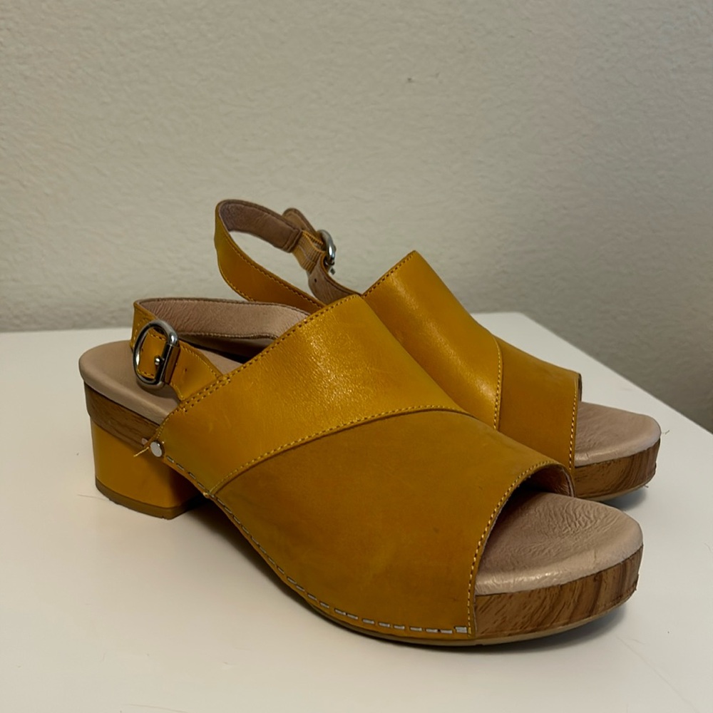 Dansko Madalyn Open-toed Sandal (Mango Burnish)